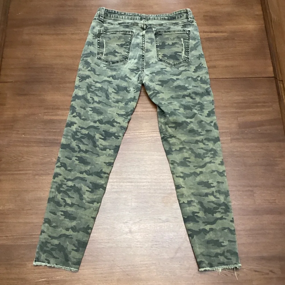 Wishlist Jeans Womens XL Green Camo Distressed Skinny Jeans High Rise